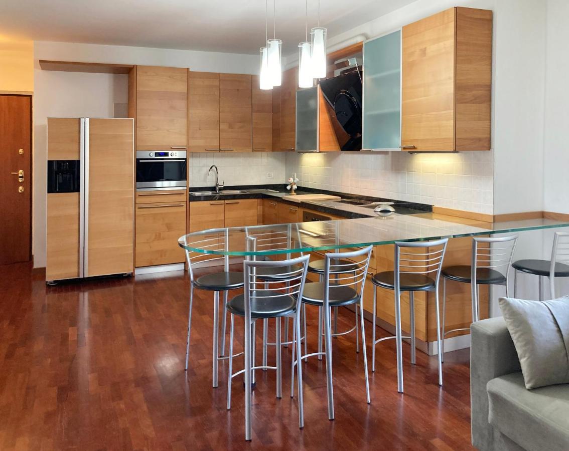 Large Well-Equipped Appartement Near Como Lake Лекко Екстер'єр фото