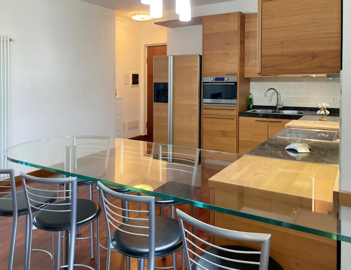 Large Well-Equipped Appartement Near Como Lake Лекко Екстер'єр фото