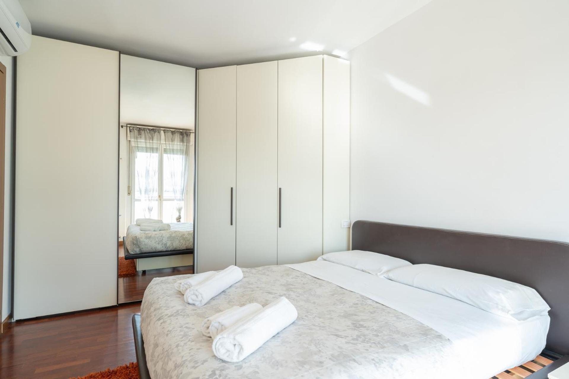 Large Well-Equipped Appartement Near Como Lake Лекко Екстер'єр фото