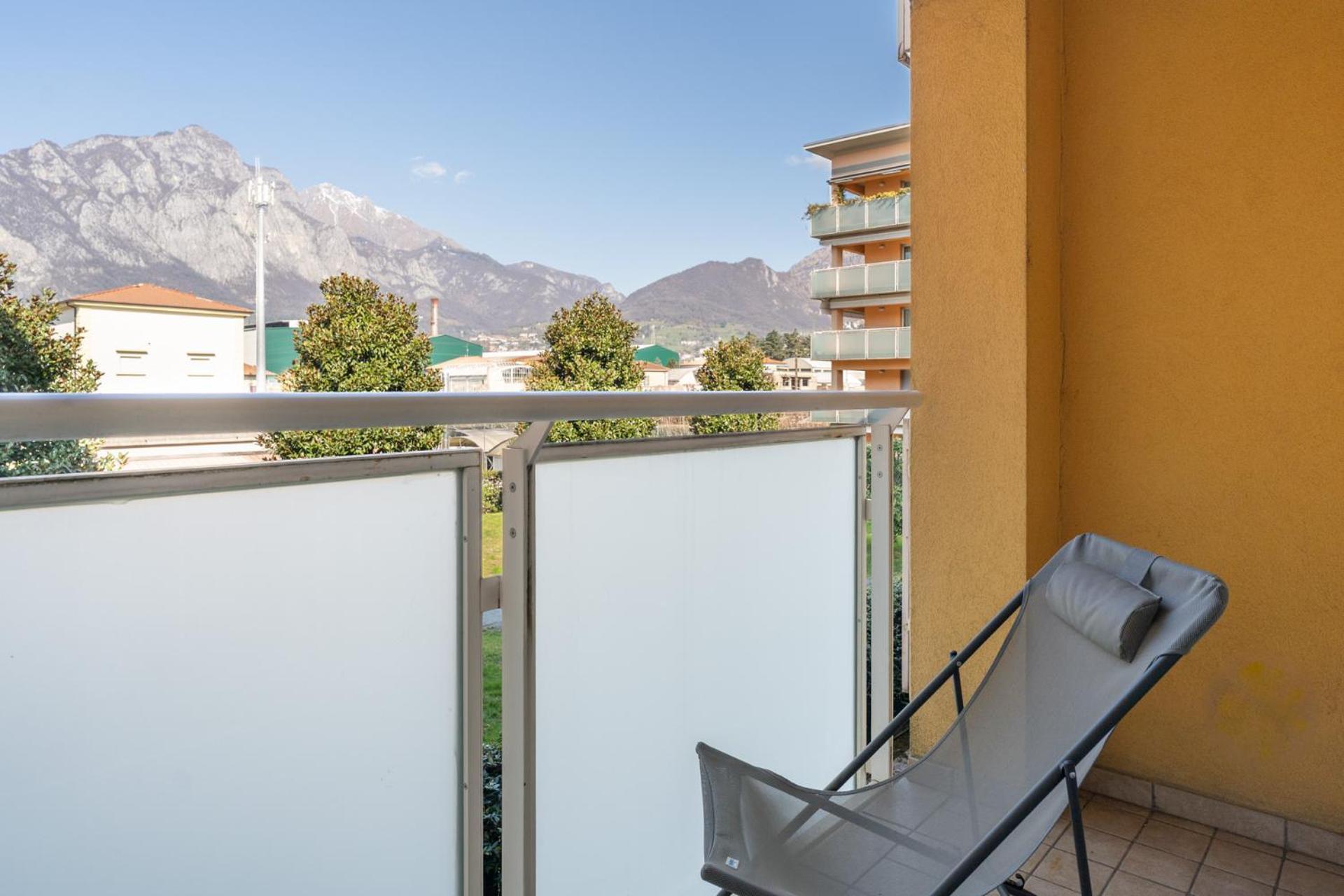 Large Well-Equipped Appartement Near Como Lake Лекко Екстер'єр фото
