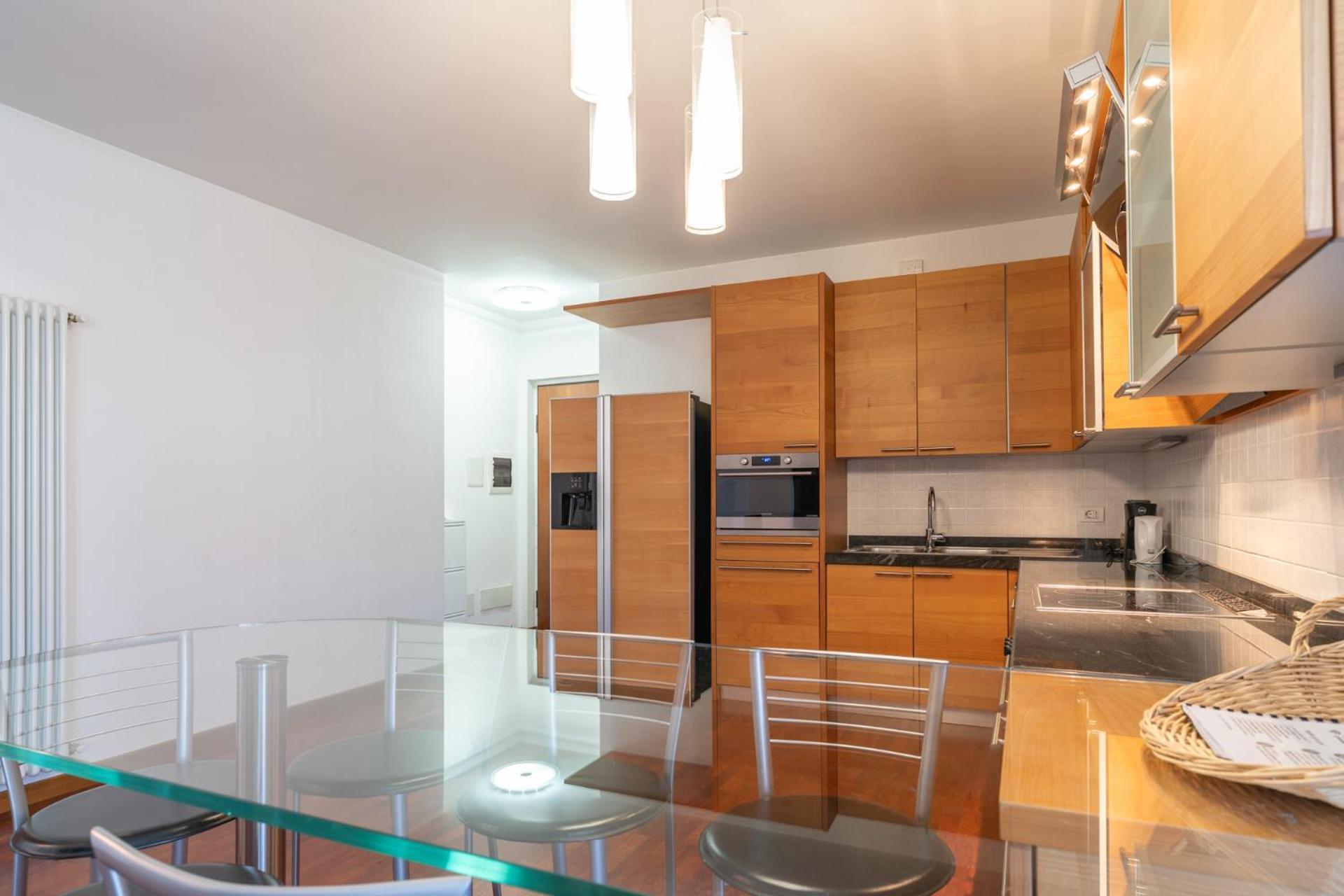 Large Well-Equipped Appartement Near Como Lake Лекко Екстер'єр фото